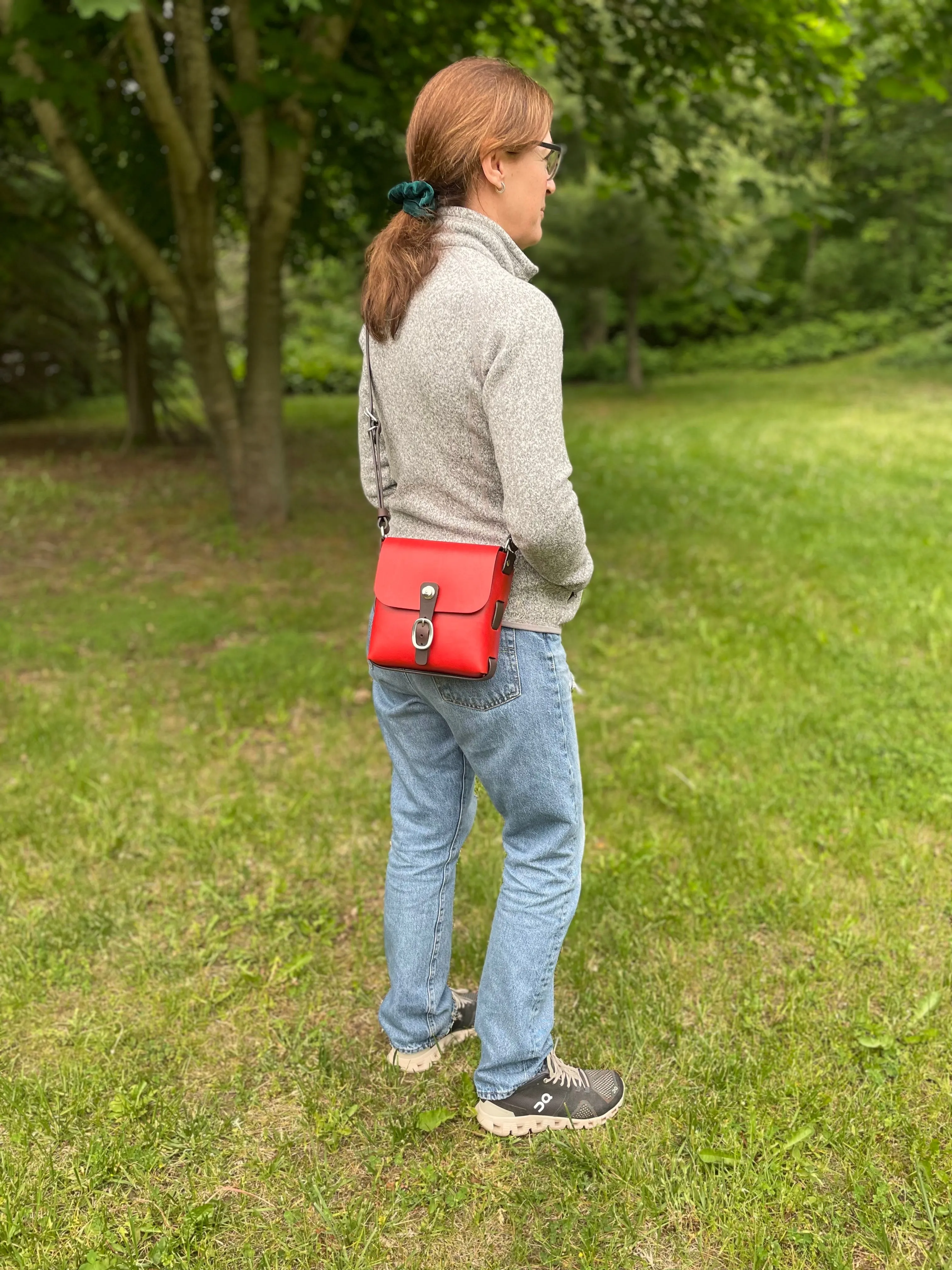 CASO Medio crossbody black & orange